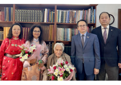 Төрийн одон гардуулав