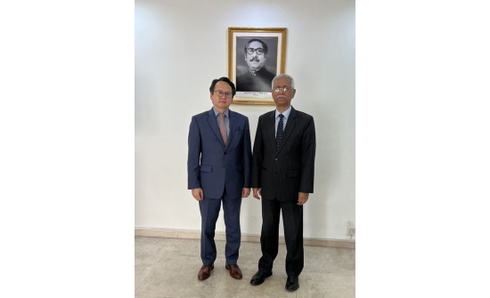 ambassador Ganbold Dambajav met with H.E. Mustafizur Rahman, High Commissioner of Bangladesh